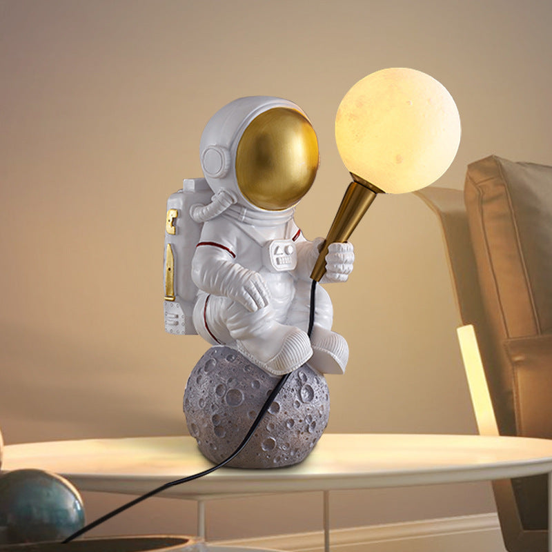 astronaut-desk-lamp-astronaut-children-s-night-light