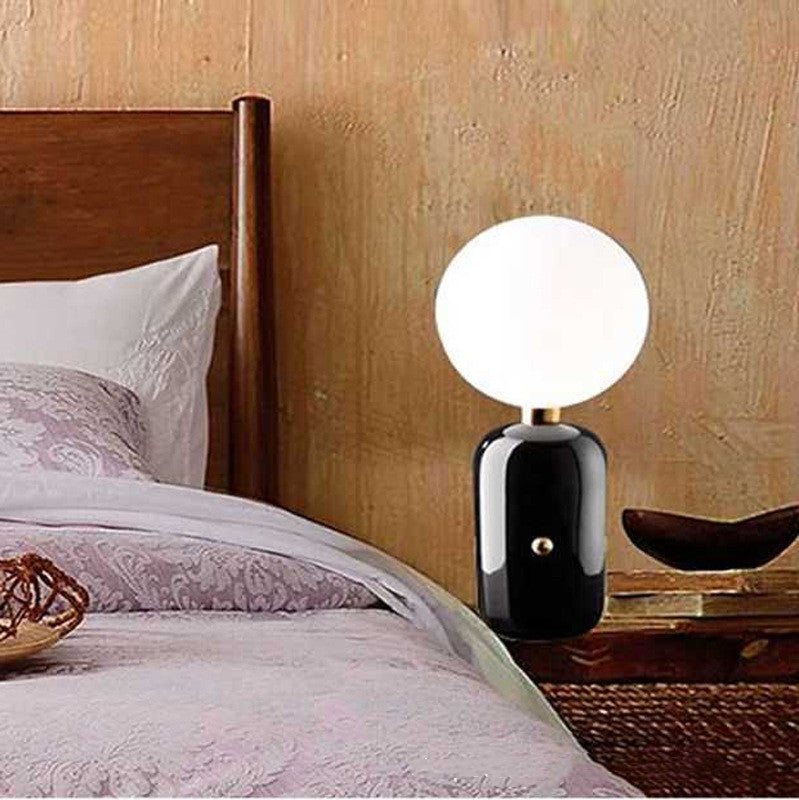 stylish-and-simple-table-lamp