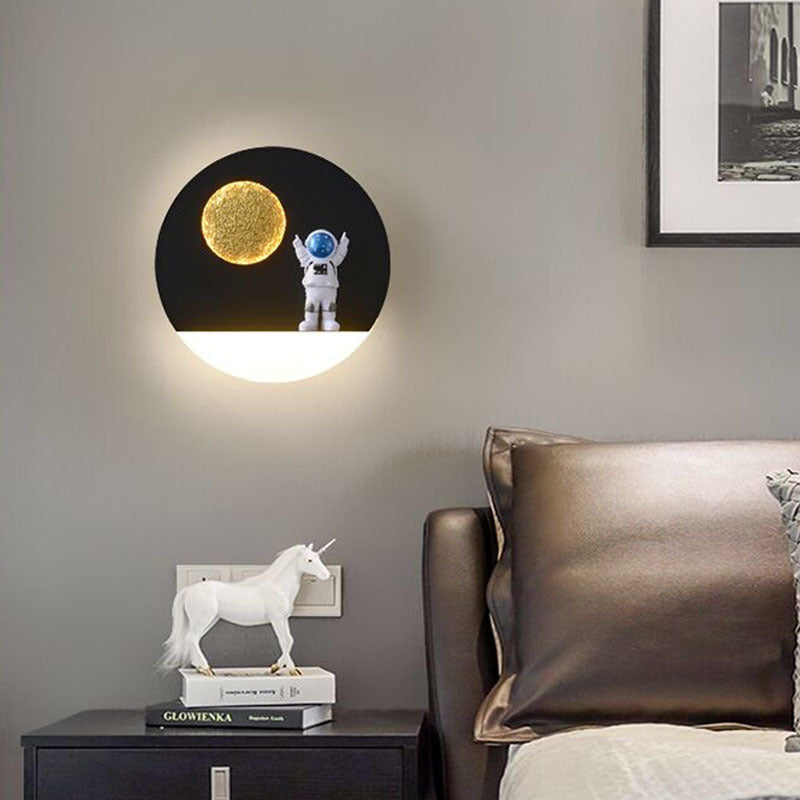 bedroom-bedside-astronaut-shaped-shelf-wall-lamp