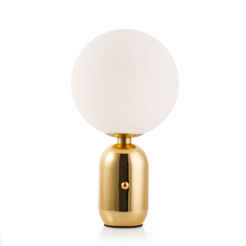 stylish-and-simple-table-lamp