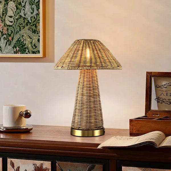 alloy-desk-lamp-2